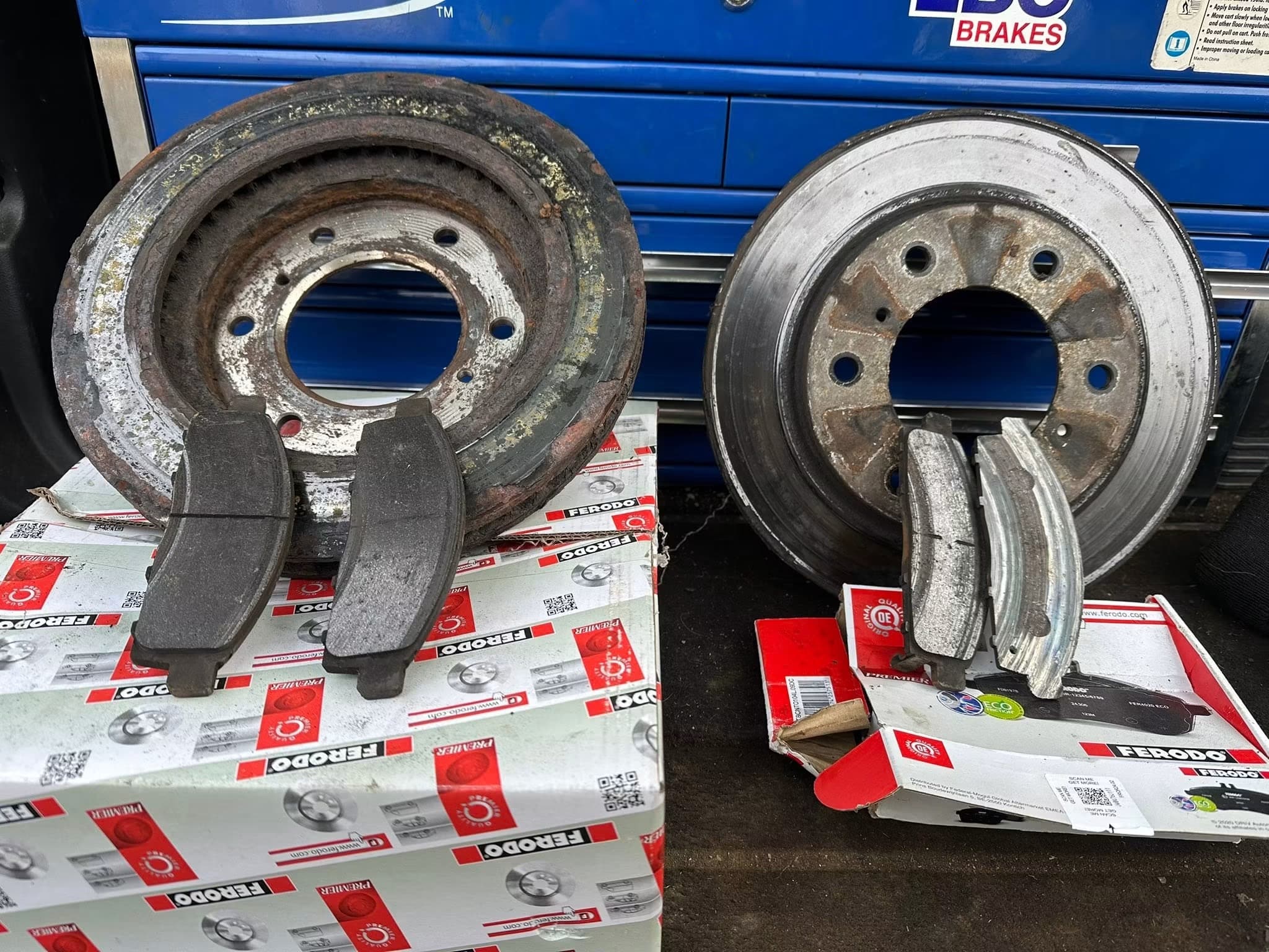 L200 Discs & Pads